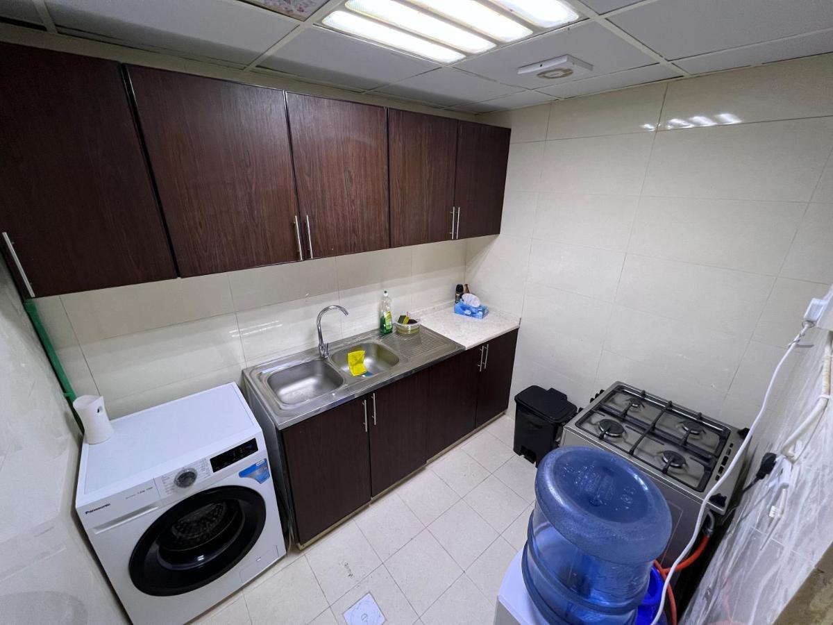 Single Bed Hosted By Dinar Privatunterkunft Abu Dhabi