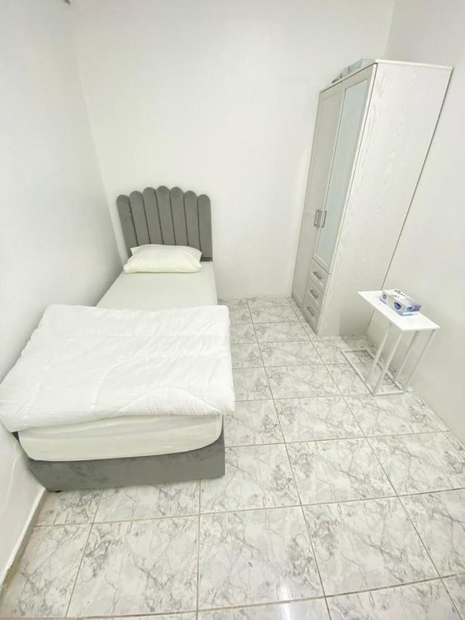 Privatunterkunft Single Bed Hosted By Dinar Abu Dhabi