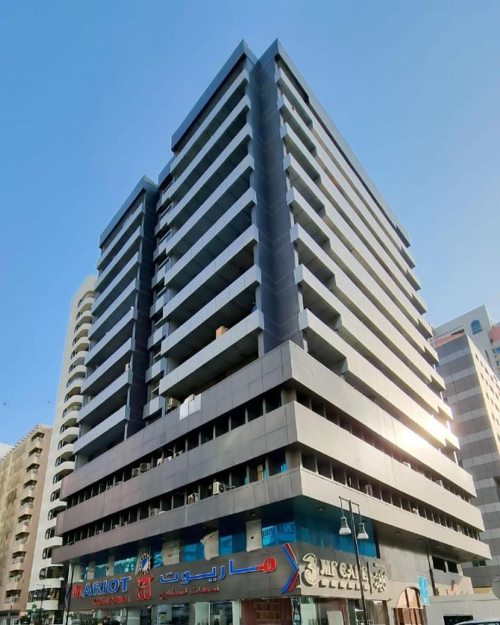 Single Bed Hosted By Dinar * Abu Dhabi